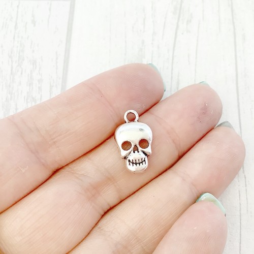 Tibetan silver skull - 10,